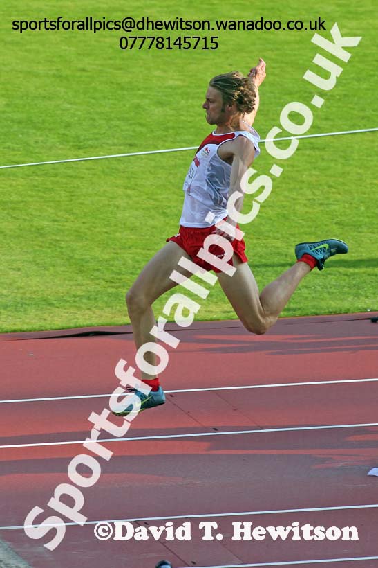 Chris Tomlinson (England) in the long jump at the Commonwealth Games, Glasgow. Photo: David T. Hewitson/Sports for All Pics